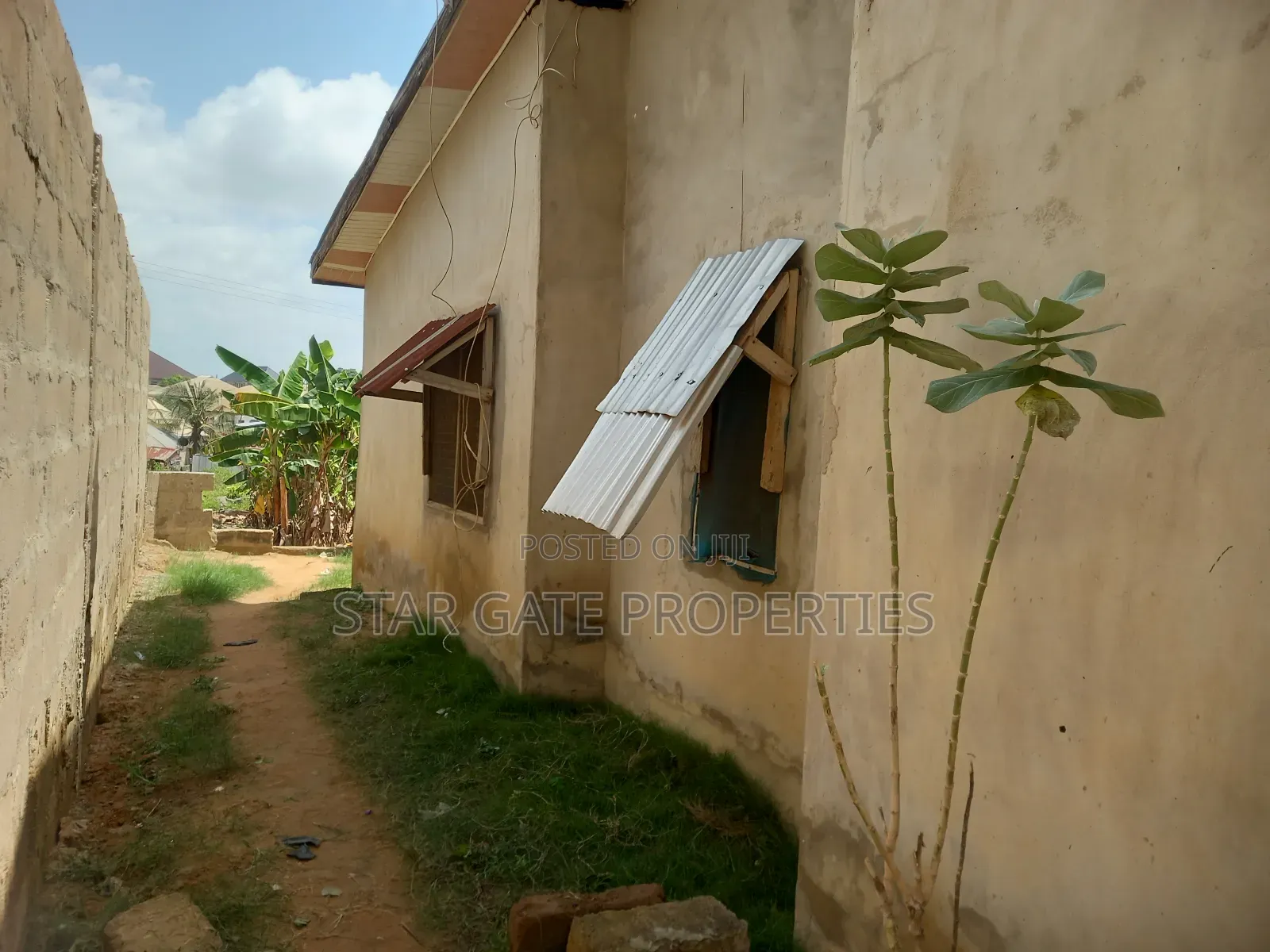 5bdrm House in Kenyasi Adwumam, Kumasi Metropolitan for sale