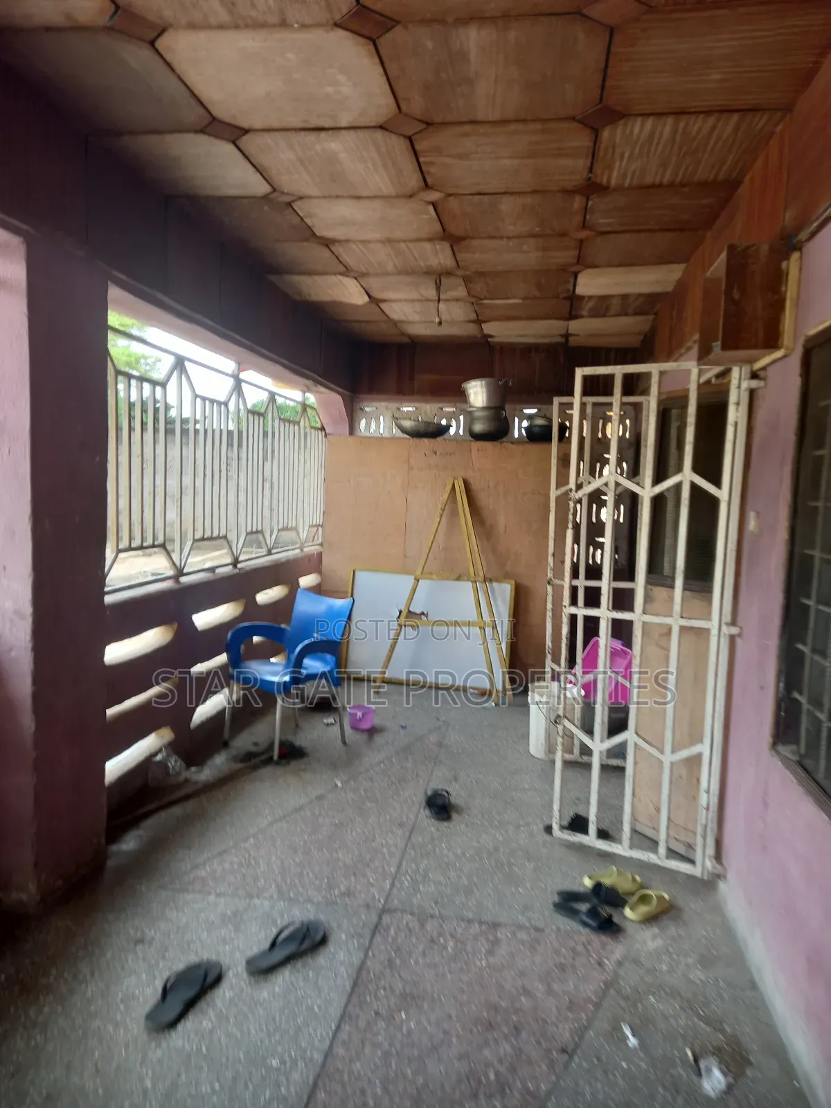 8bdrm House in Duase New Site, Kumasi Metropolitan for sale