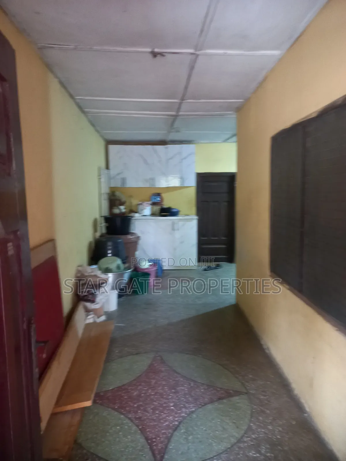 8bdrm House in Duase New Site, Kumasi Metropolitan for sale