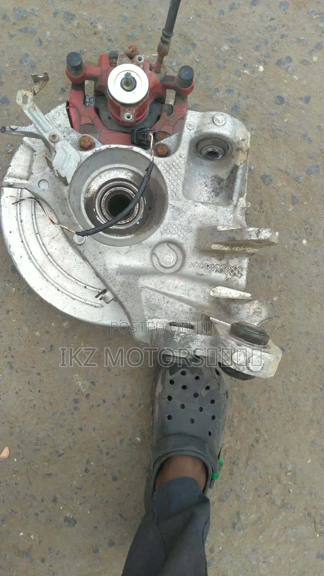 Range Rover Velar 17-2022 Back Hub