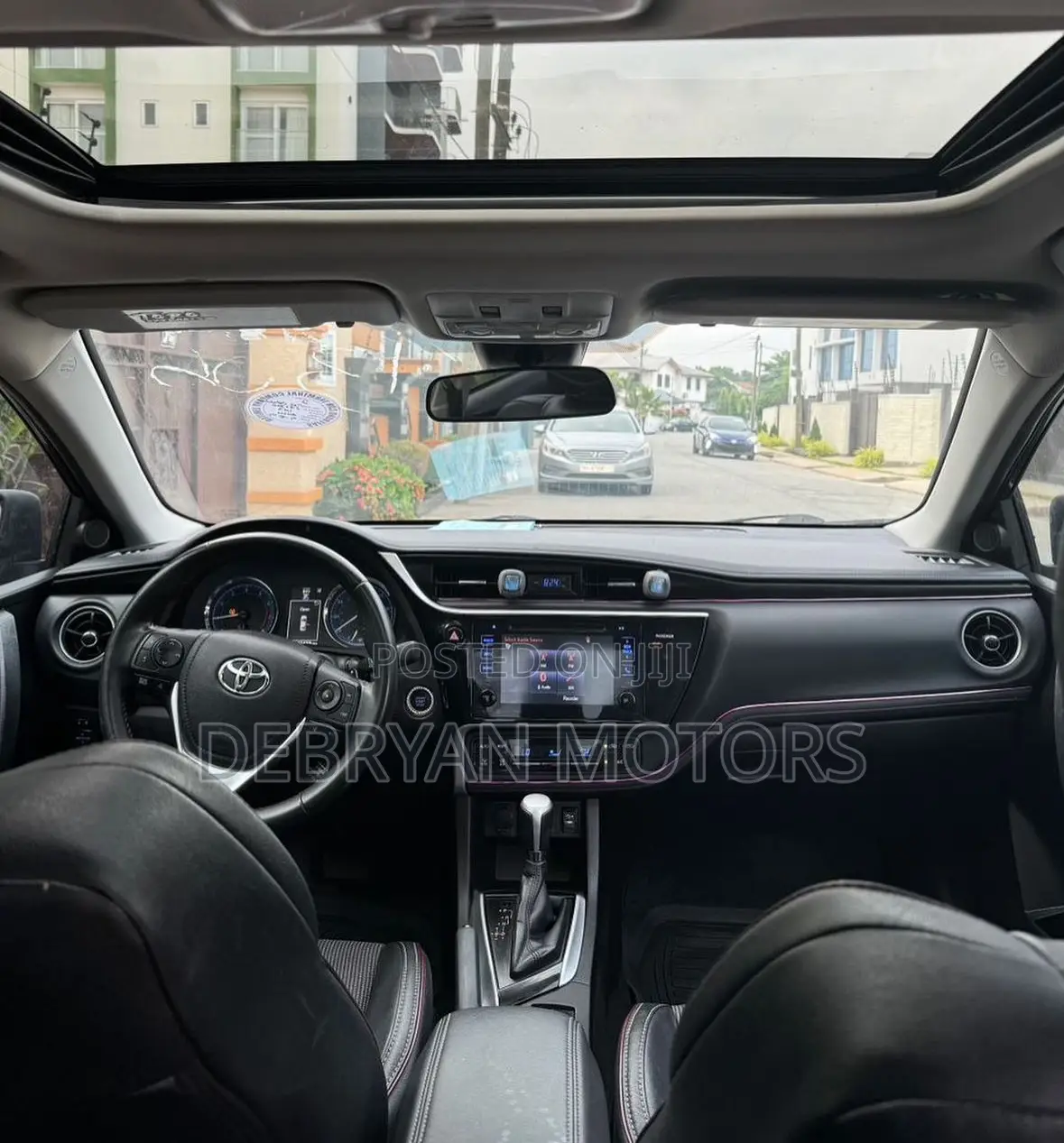 Toyota Corolla SE Special Edition 4dr Sedan (1.8L 4cyl CVT) 2017