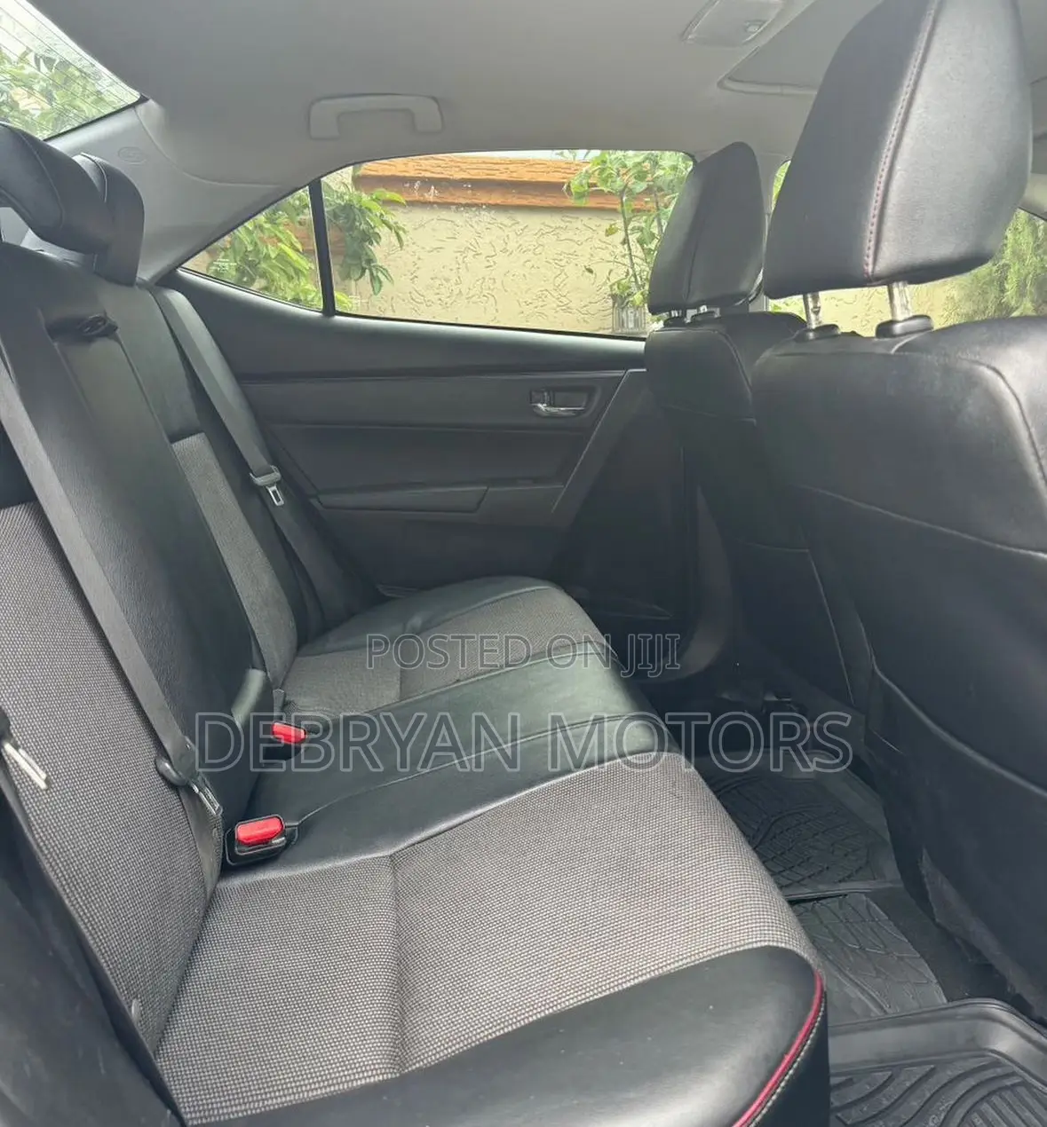 Toyota Corolla SE Special Edition 4dr Sedan (1.8L 4cyl CVT) 2017