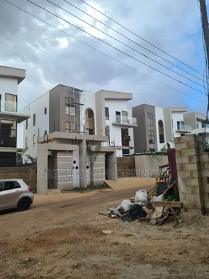 4bdrm Penthouse in Rightkey, Kumasi Metropolitan for sale
