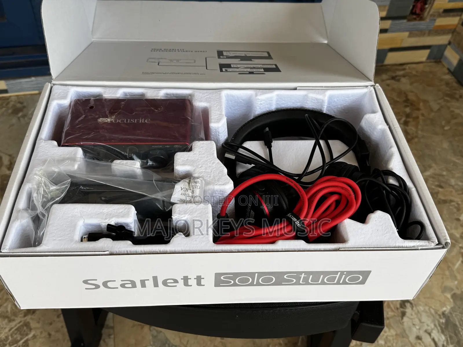 Focusrite Scarlet Solo Recording Bundle