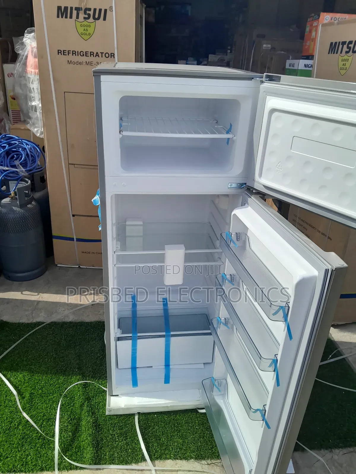 #Mitsui Double Door Fridge 212 Litres Top Freezer