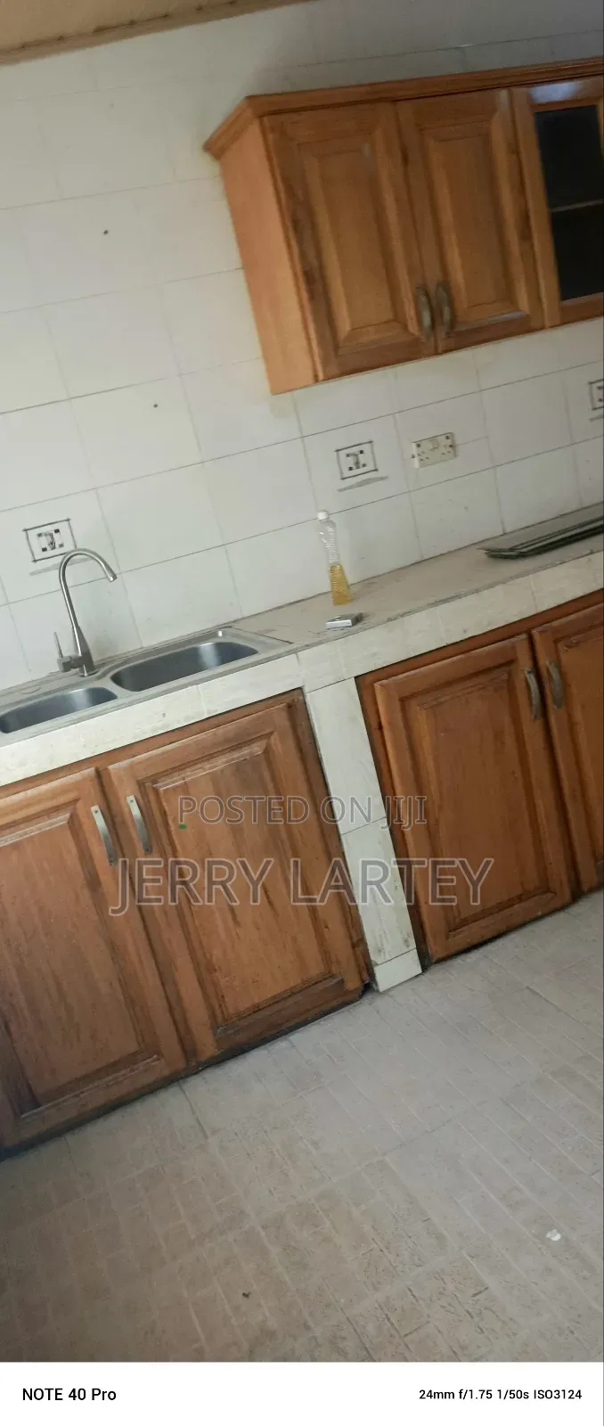 Sakaman 6 Bedrooms Self Compound