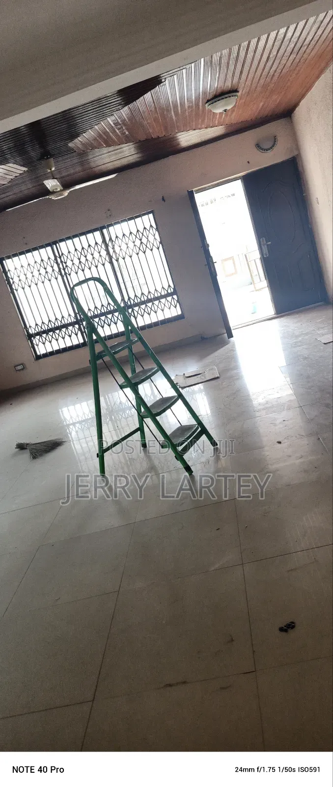 Sakaman 6 Bedrooms Self Compound