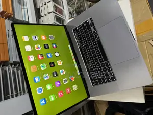 Laptop Apple MacBook Pro 2019 16GB Intel Core I7 SSD 512GB