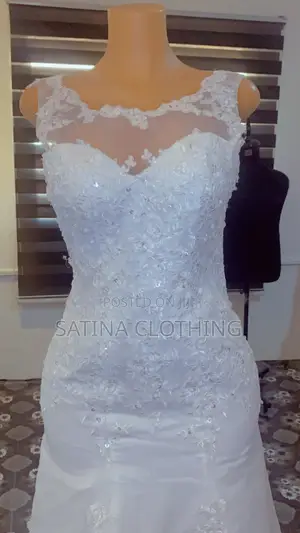 Luxury Elegant Wedding Gown