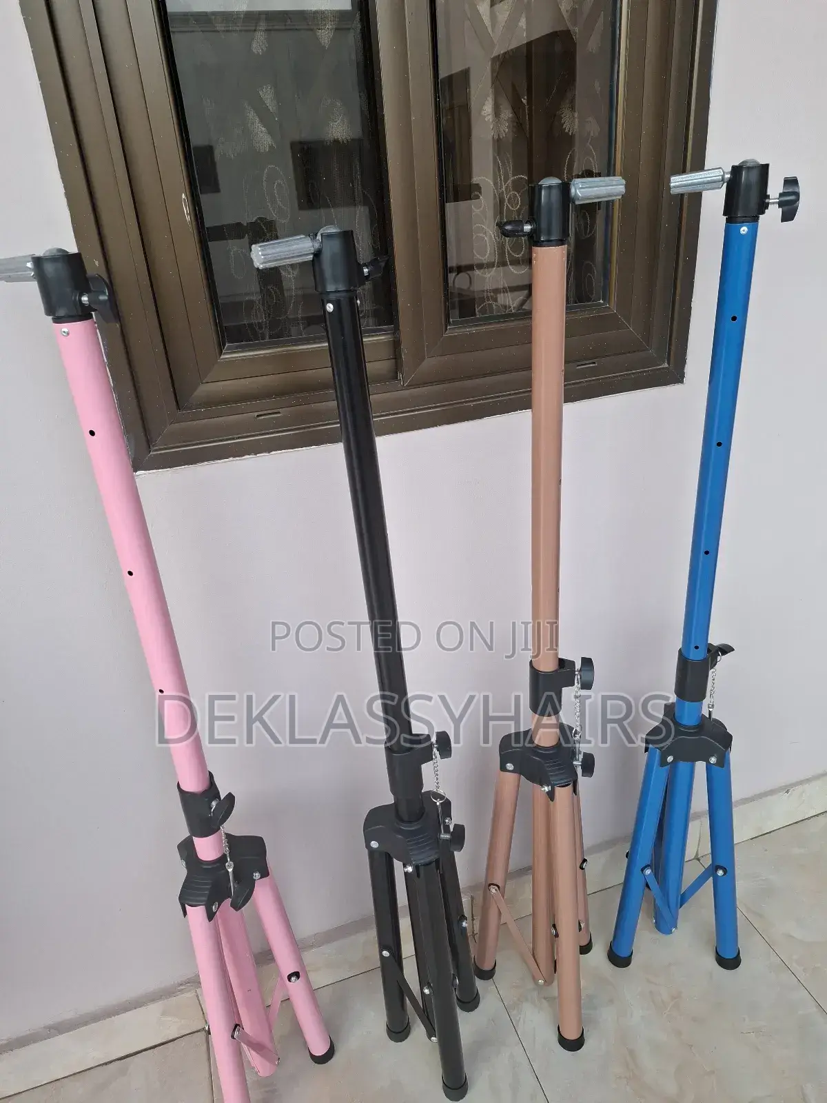 Collapsible Tripod Stand