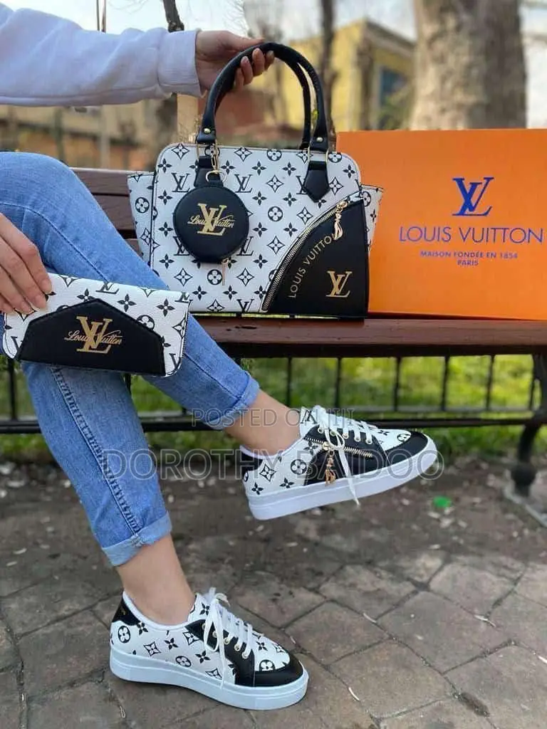 Beautiful Ladies Bag With Shoe