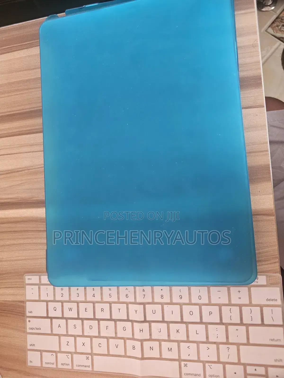 Se7enline Case and Keyboard Cover for Macbook Air 13 A1932
