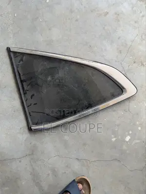 CR-V 2017-20 Body Vent Glass