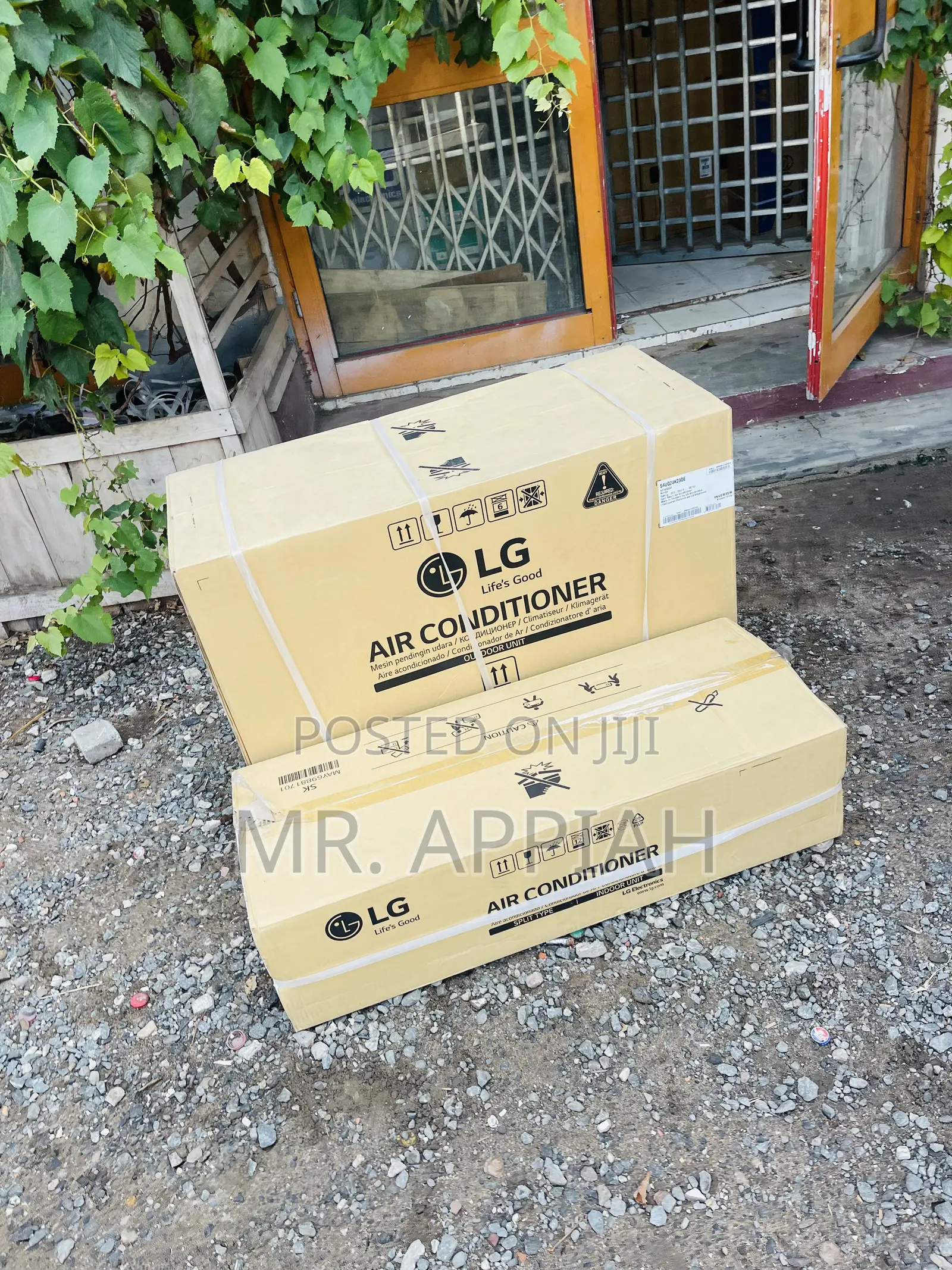 Aqua LG 2.5hp Dual Inverter Smart Air Conditioner.