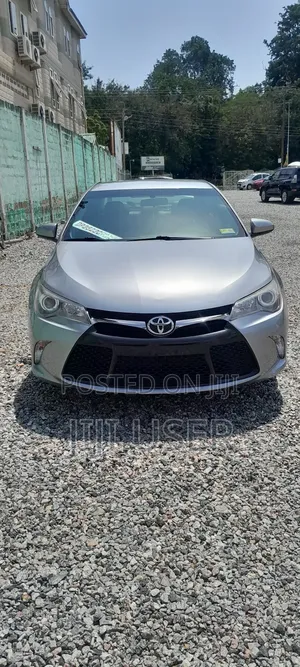 Photo - Toyota Camry SE 4dr Sedan (2.5L 4cyl 6A) 2017 Gray