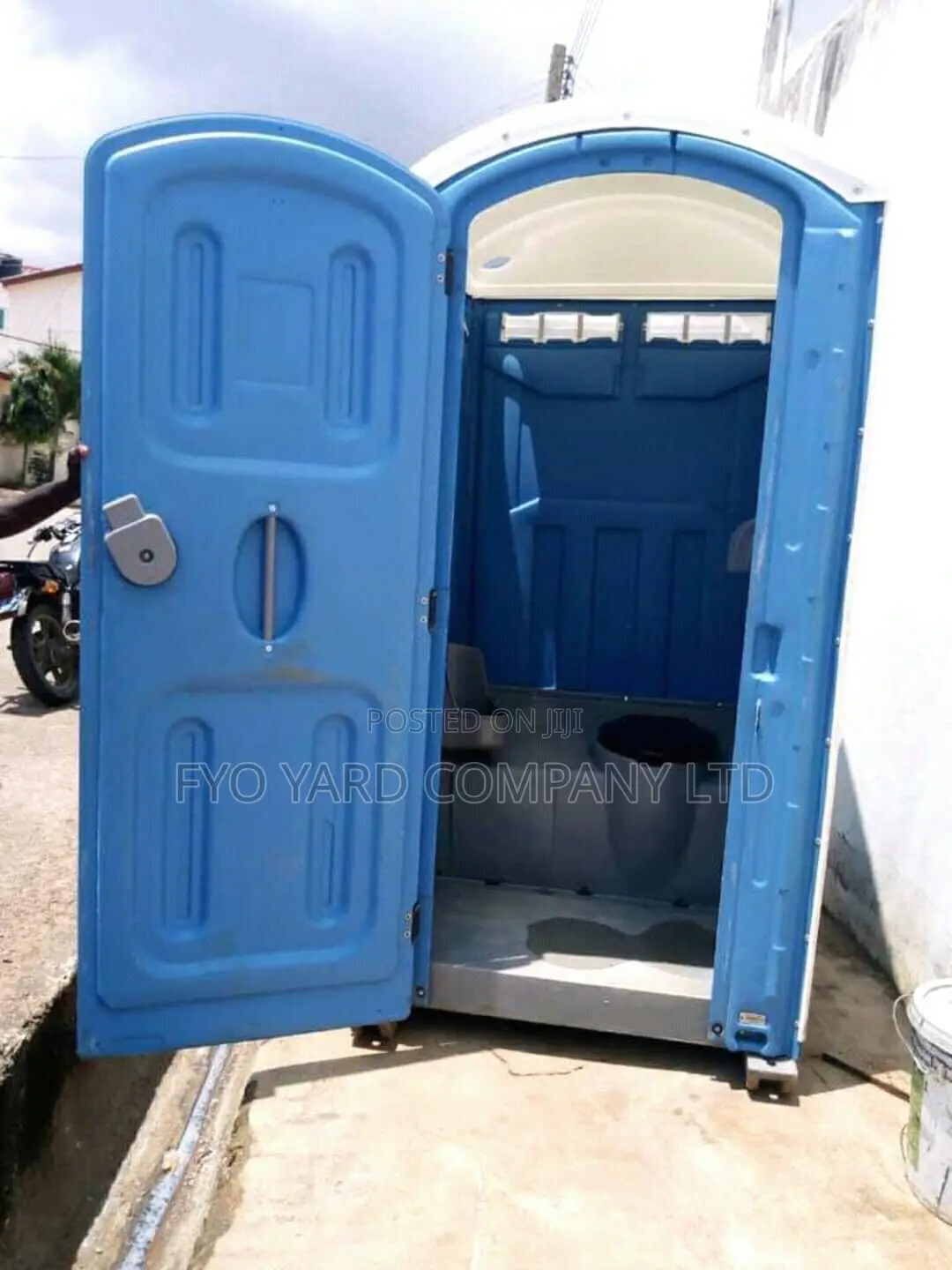 Clean and Fresh Mobilet Toilet Washroom for Rentals