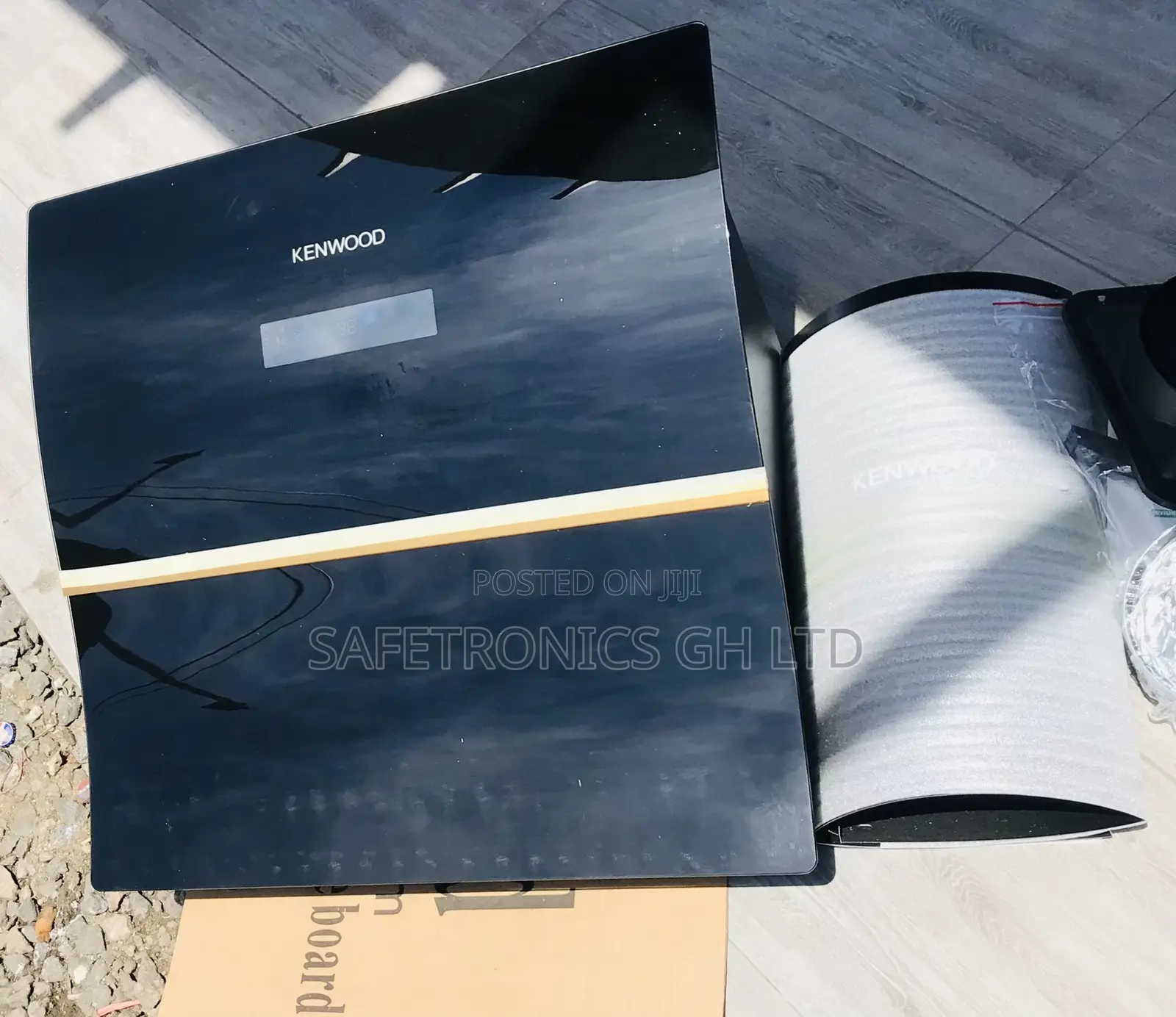 Smart Kenwood 60cm Heat Extractor Black Glass 