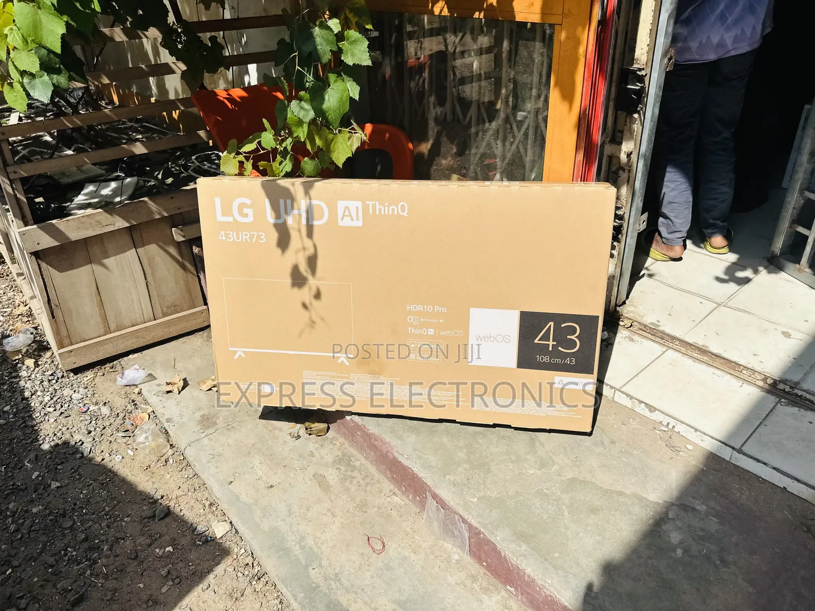 Best Buy for Less LG UHD Smart 43”UR73