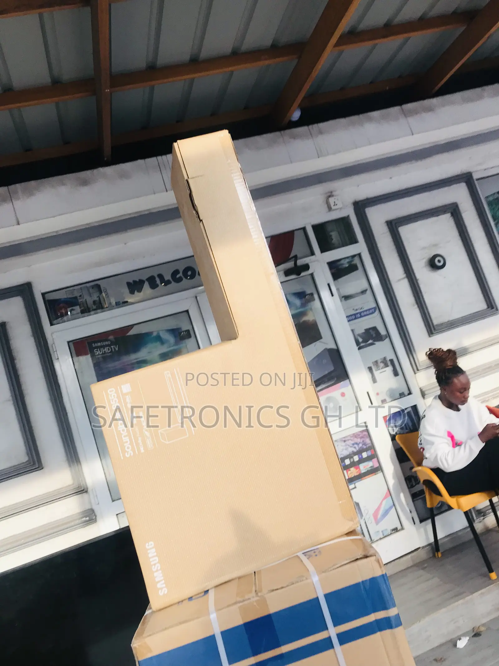 Samsung Sleek — B550 Bluetooth 300 Watts Soundbar