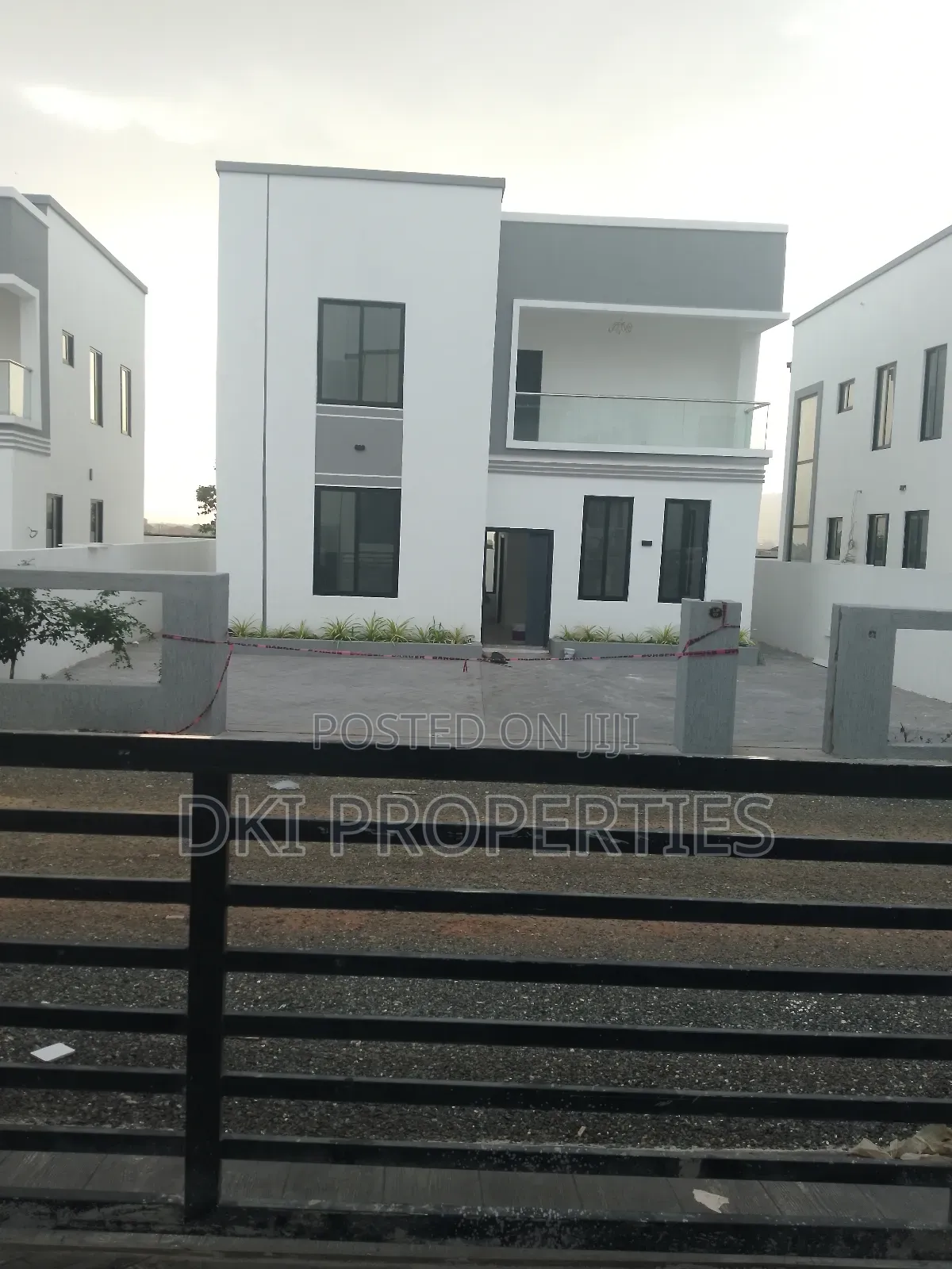 3bdrm House in Dki Properties, Adenta for sale
