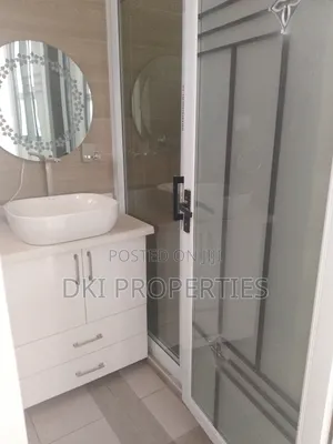 3bdrm House in Dki Properties, Adenta for sale