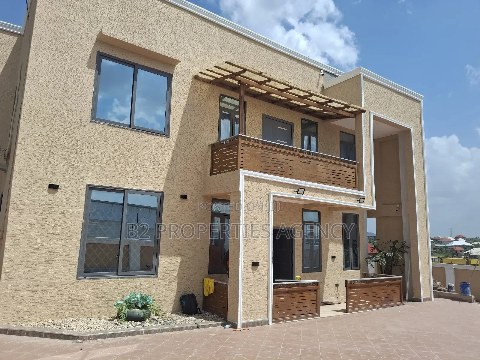 Furnished 4bdrm Mansion in B2 Properties Agency, Kumasi Metropolitan