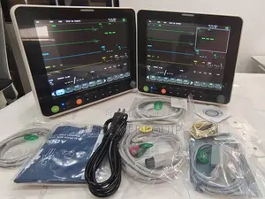 Multiparameter Patient Monitor + Stand ( Cardiotech )
