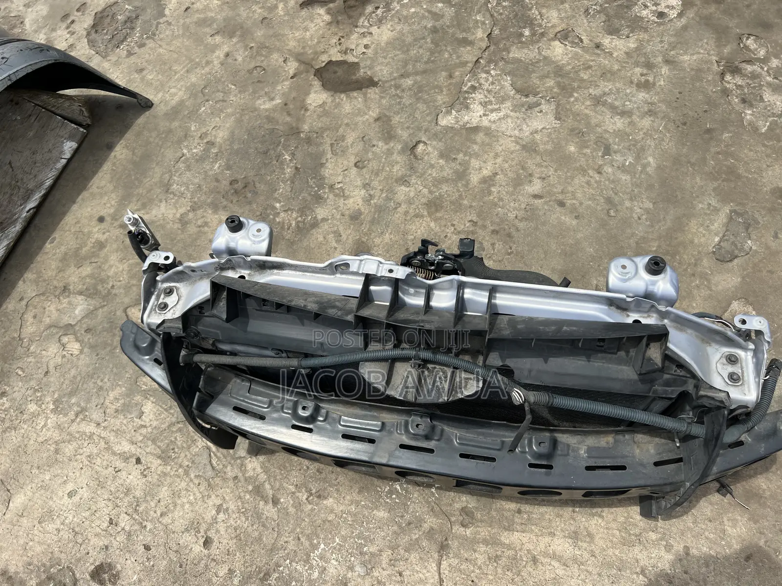 Toyota Yaris Radiator 2008 Front Cut Support.5l