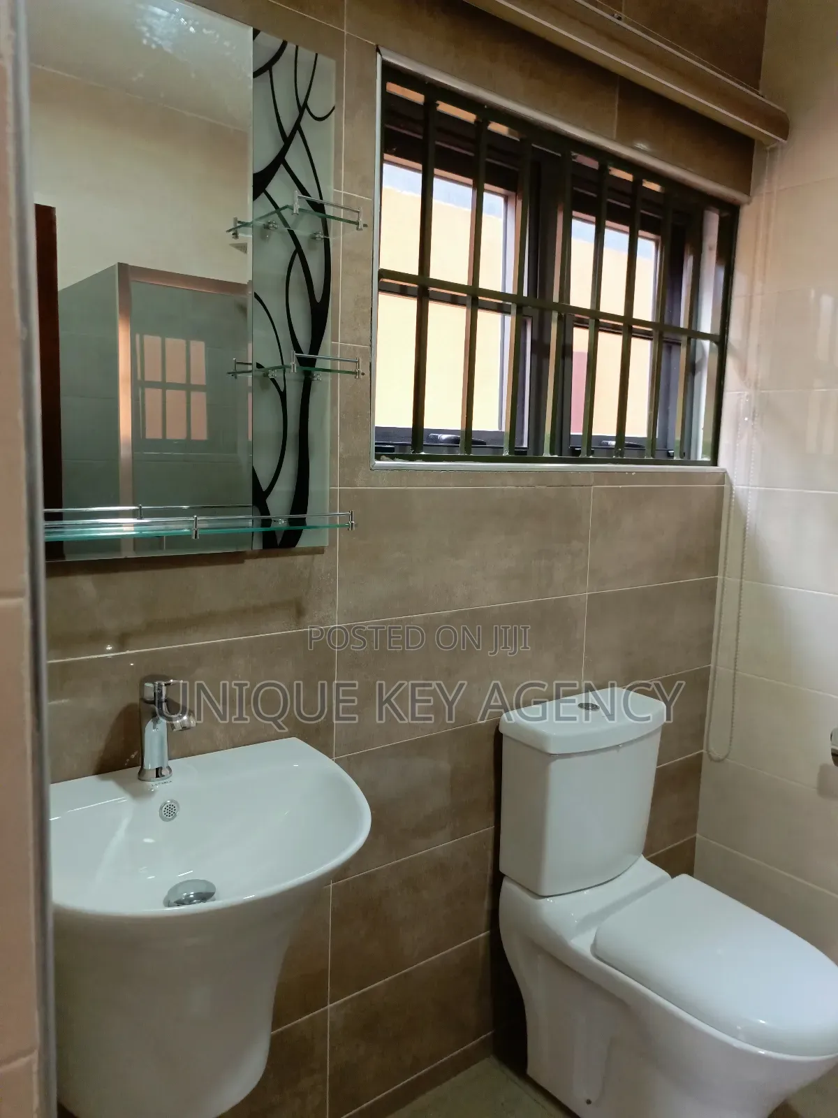 2bdrm Apartment in Unique Key Agency, Dzorwulu for rent