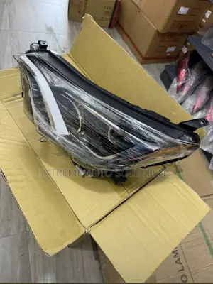 Toyota RAV 4 2018 Headlights