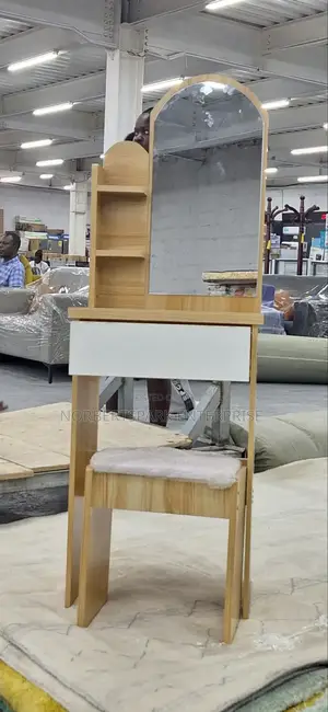 Dresser (Ds115)
