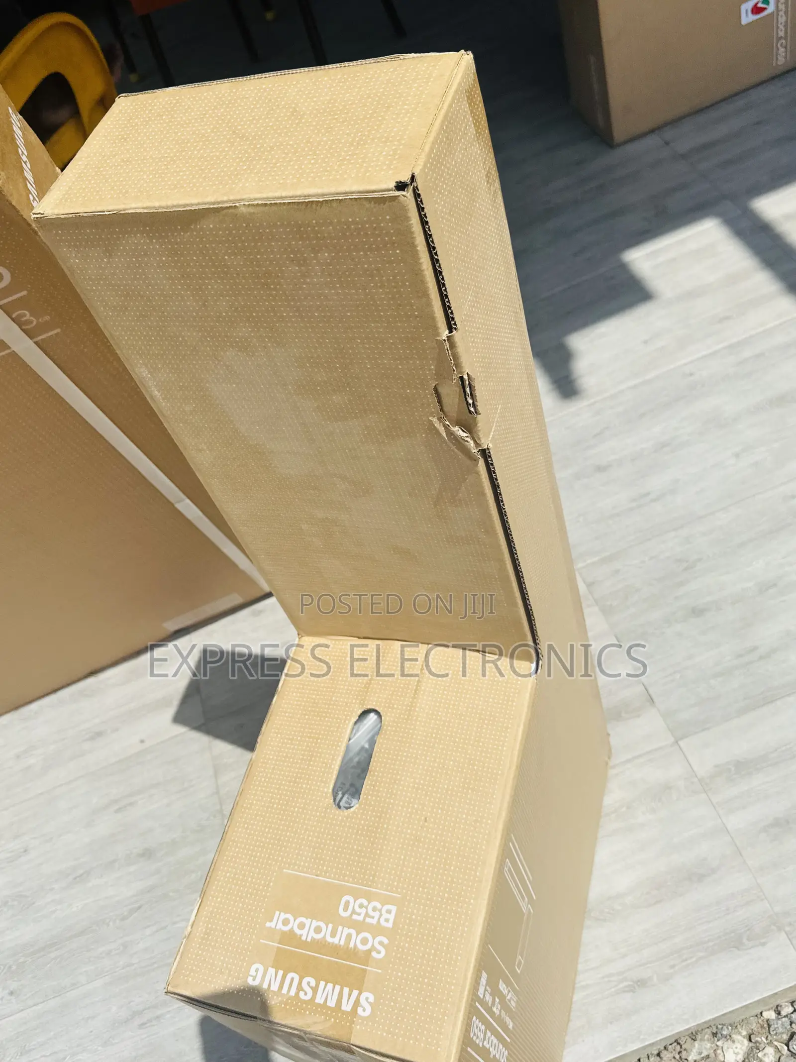 Samsung Sleek , Elegant Soundbar B550