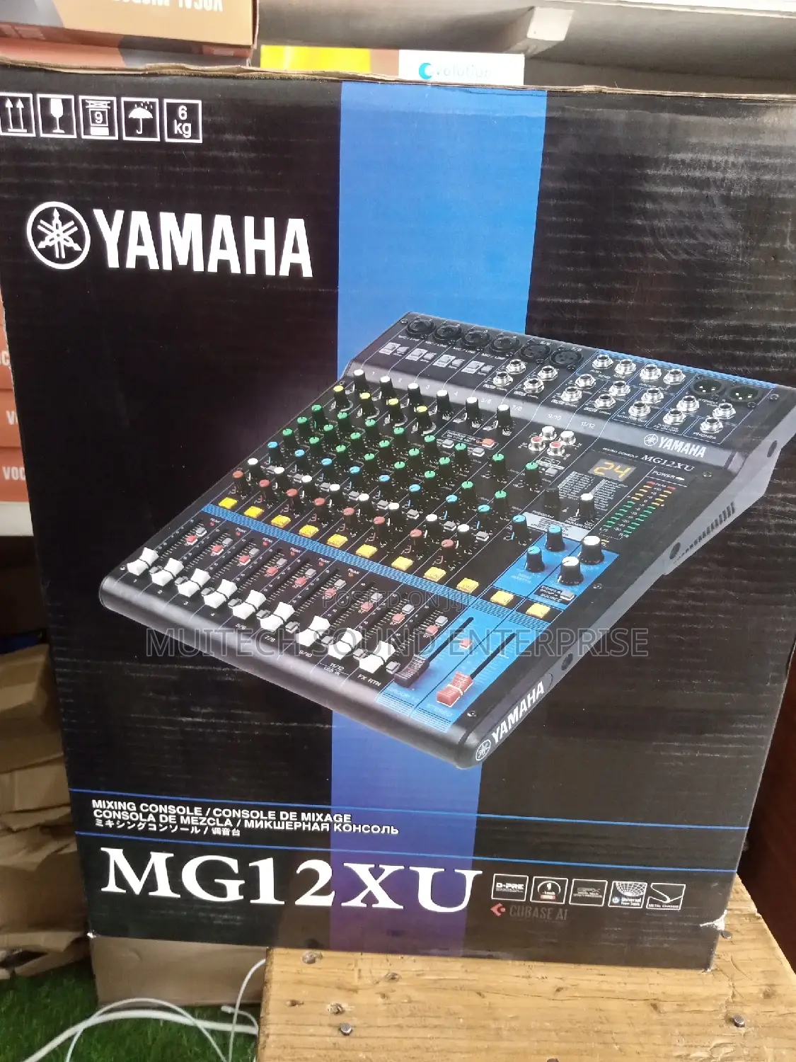 Yamah Mixer (Mgxu 12 Channels)