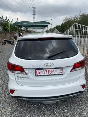 Hyundai Santa Fe 2017 White