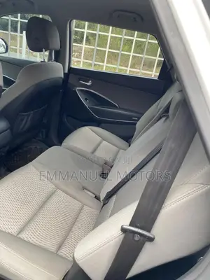 Hyundai Santa Fe 2017 White