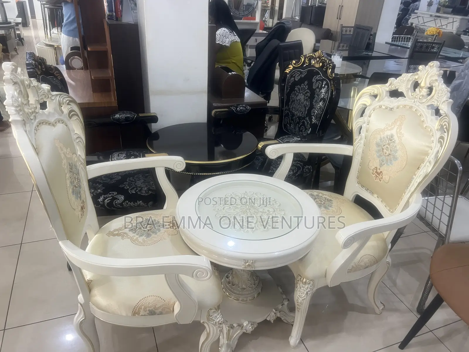 Brand New Table N Chair