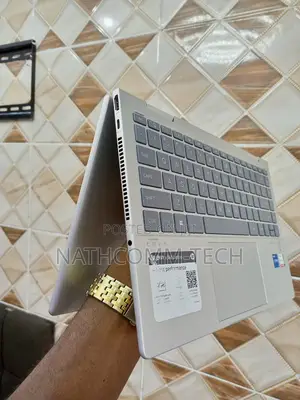 New Laptop HP Envy X360 8GB Intel Core I5 SSD 512GB