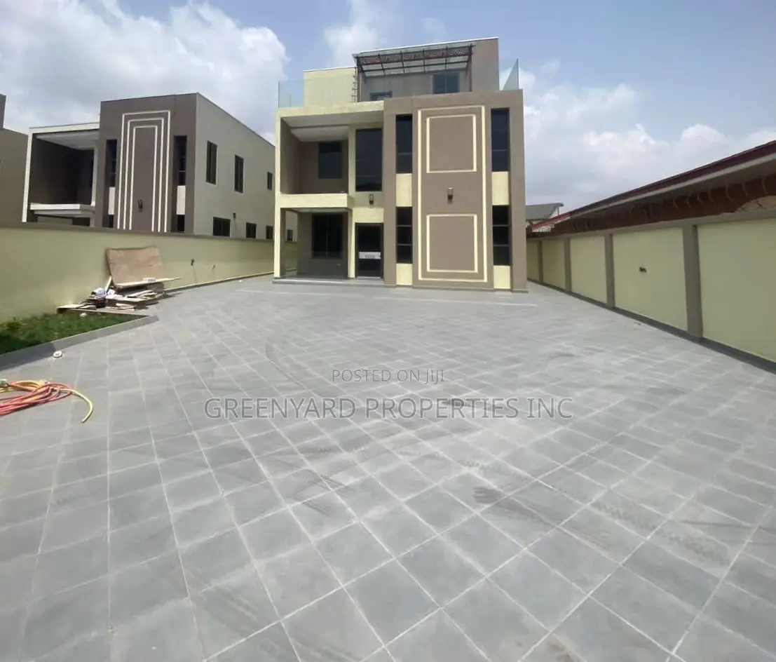 5bdrm Mansion in Adjinganor, East Legon for sale