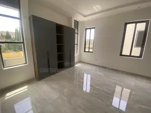 5bdrm Mansion in Adjinganor, East Legon for sale