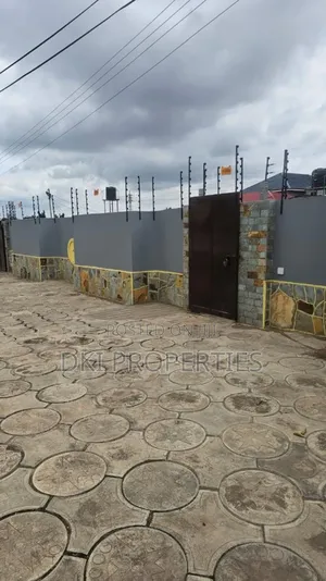5bdrm House in Dki Properties, Adenta for rent
