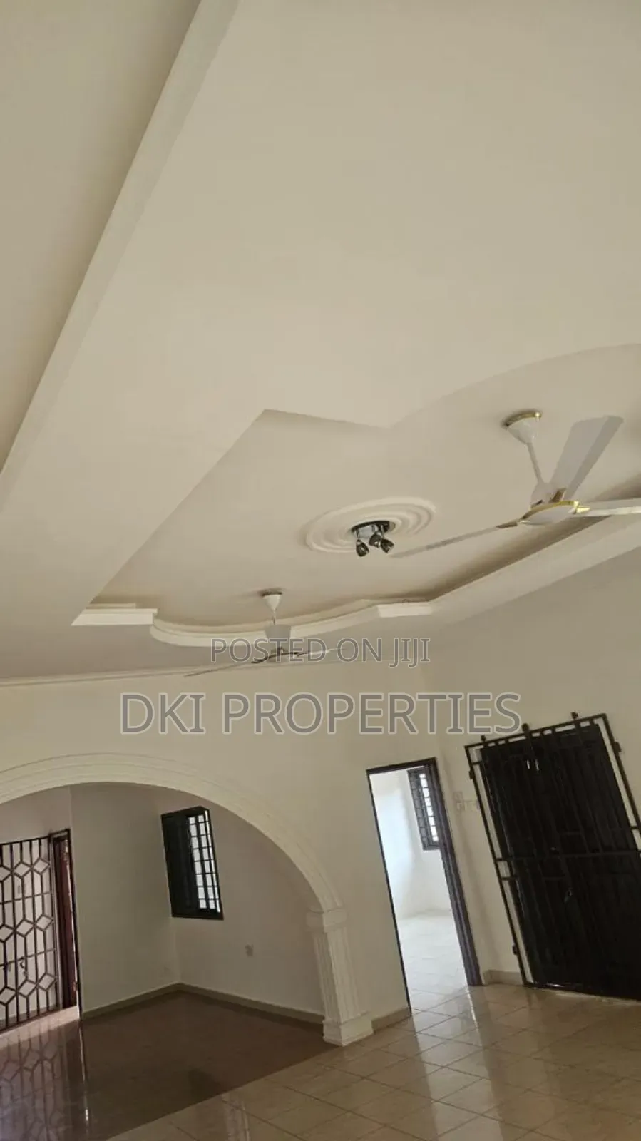 5bdrm House in Dki Properties, Adenta for rent