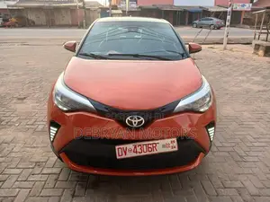 Toyota C-HR XLE 2021 Orange