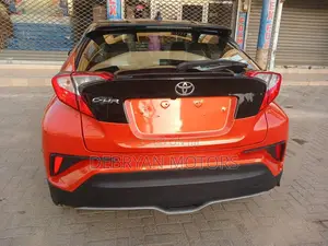 Toyota C-HR XLE 2021 Orange