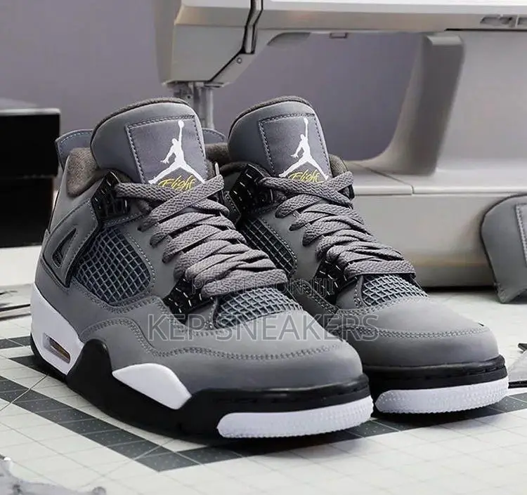 Air Jordan 4 Flight