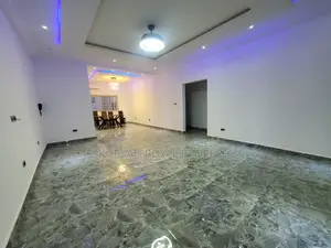 2bdrm Apartment in Trasacco  Kings , Adjiriganor for rent