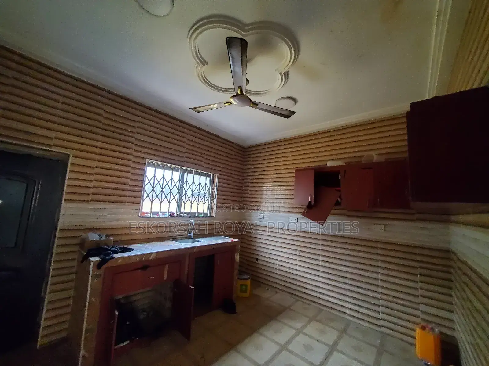 4bdrm House in School Junction for rent