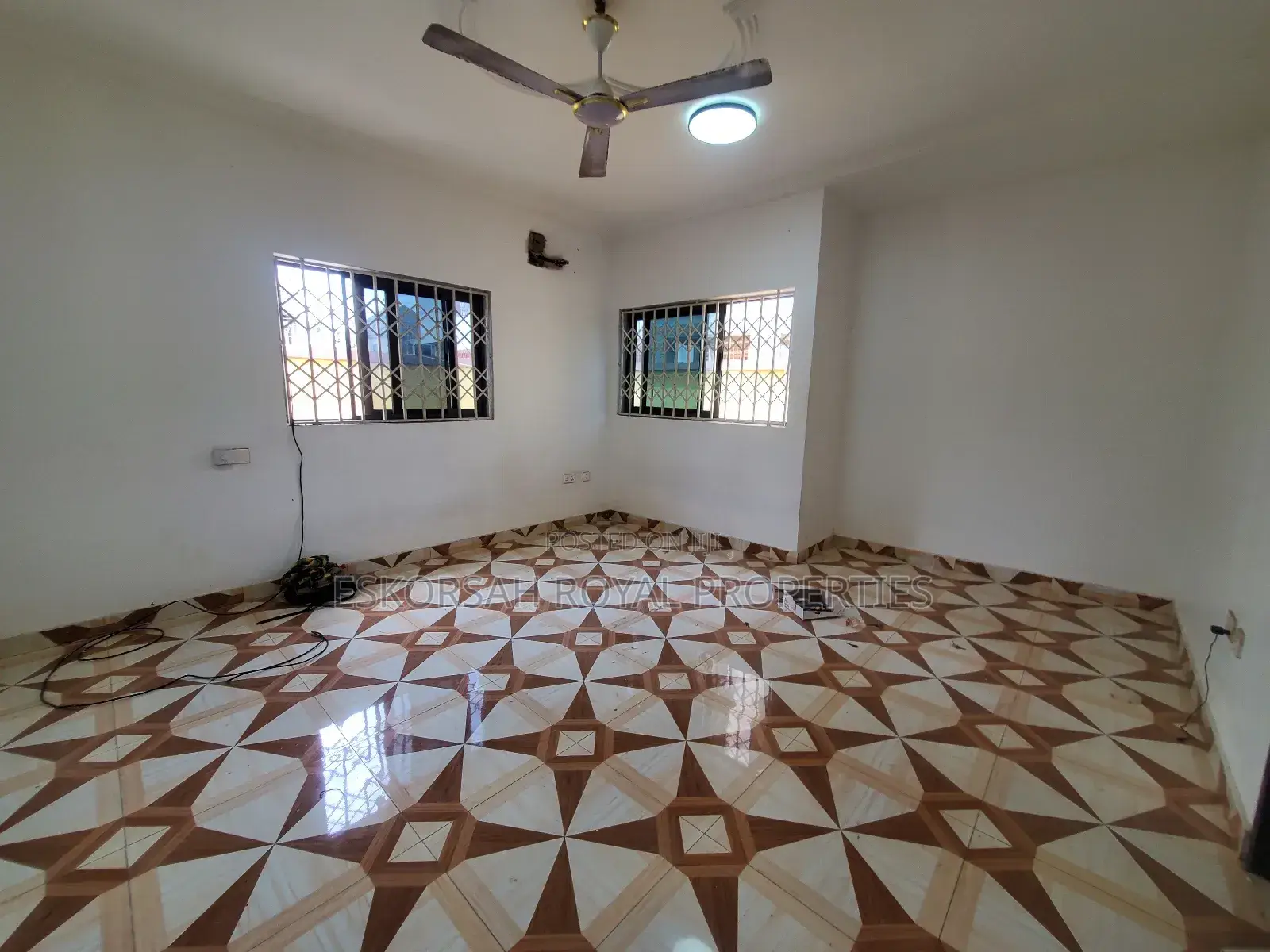 4bdrm House in School Junction for rent