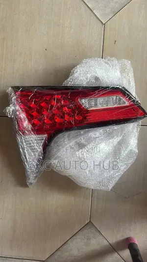 Honda HRV 2016 to 2020 Booth Lamp Replacement