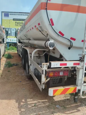 Brand New Shachman 27000L Complete Fuel Tanker With Head.