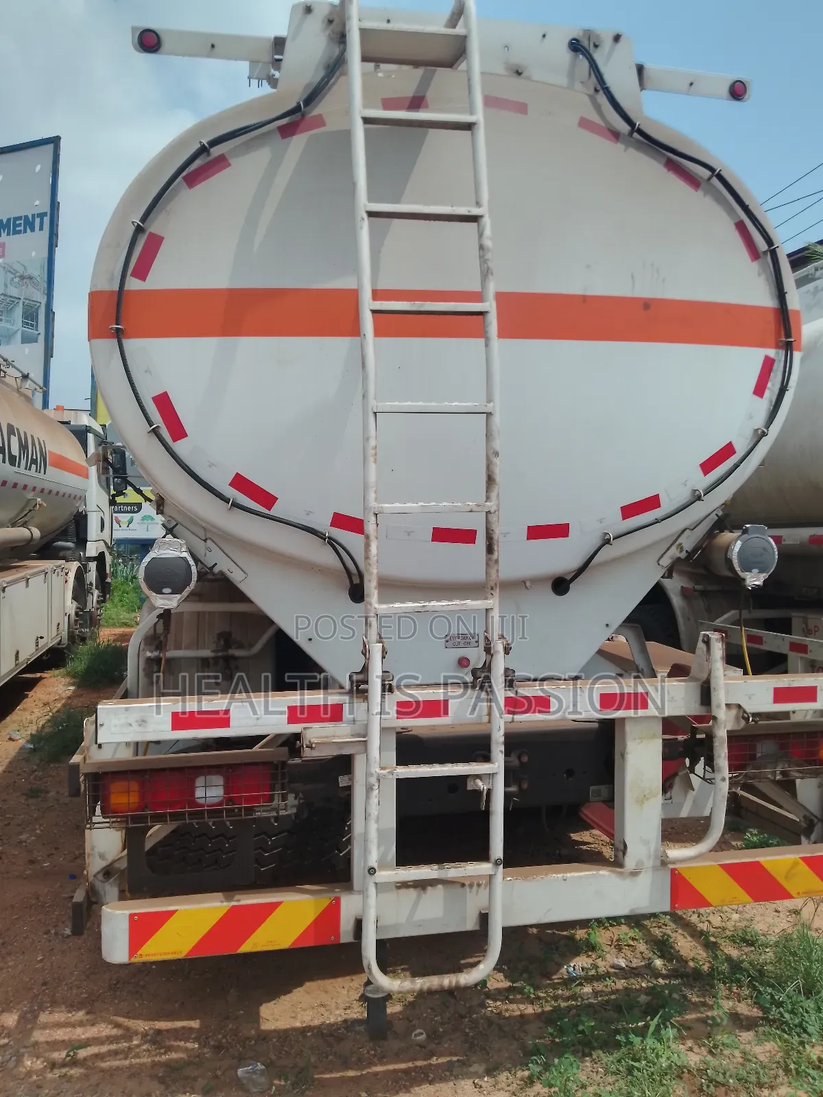 Brand New Shachman 27000L Complete Fuel Tanker With Head.